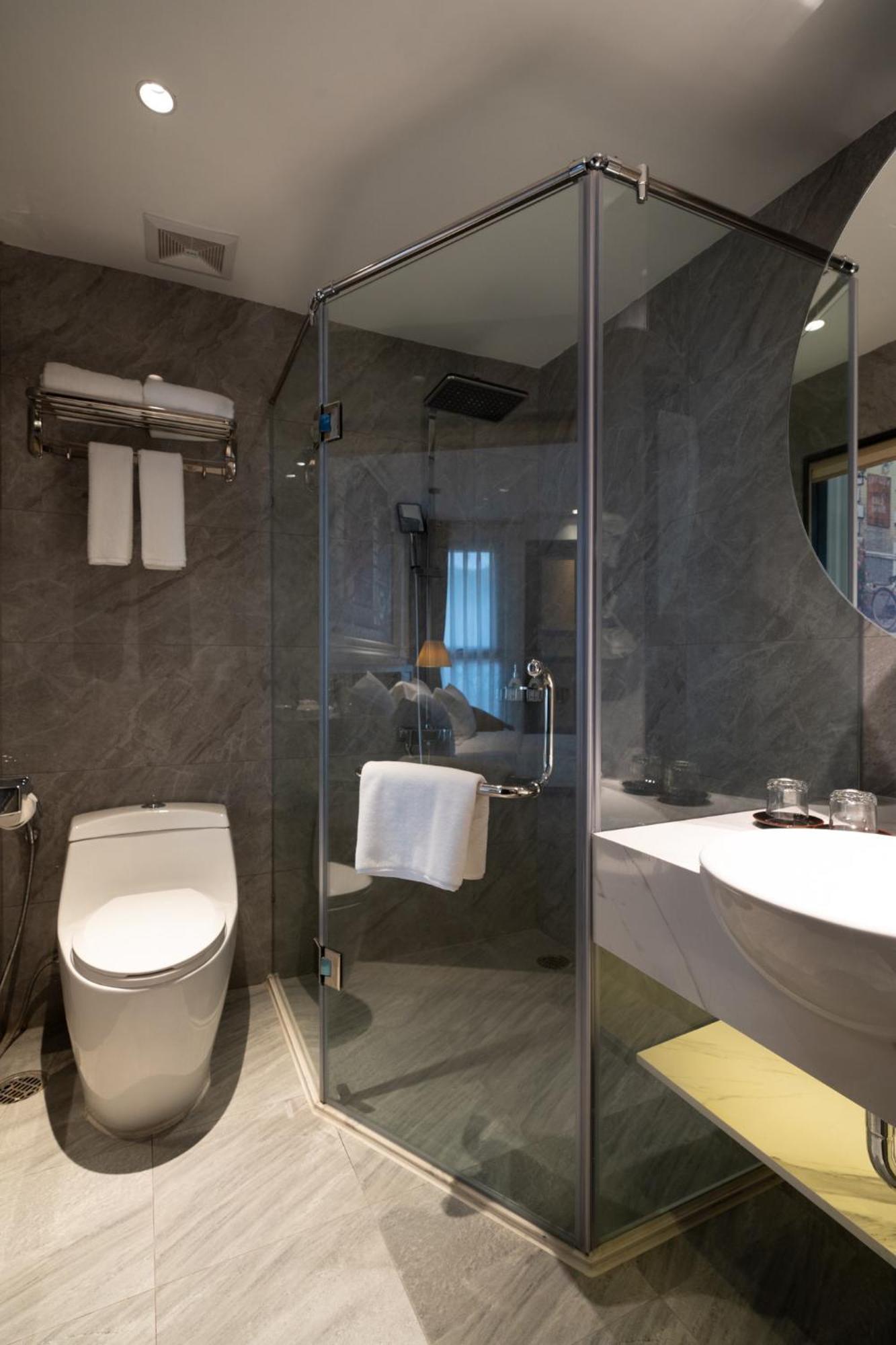 Paradise Suites Truc Bach Lake Ханой Екстериор снимка